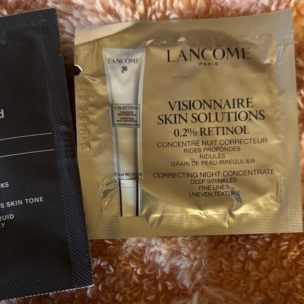 Sunday Riley C.E.O. Vitamin C Hydration Mask - Orange and White - Picture 4 of 7